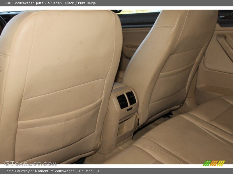 Black / Pure Beige 2005 Volkswagen Jetta 2.5 Sedan