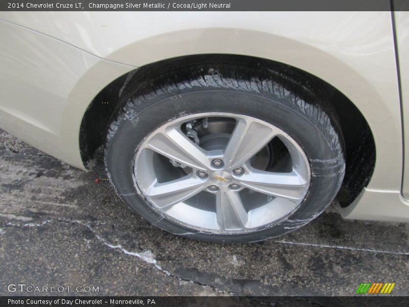Champagne Silver Metallic / Cocoa/Light Neutral 2014 Chevrolet Cruze LT