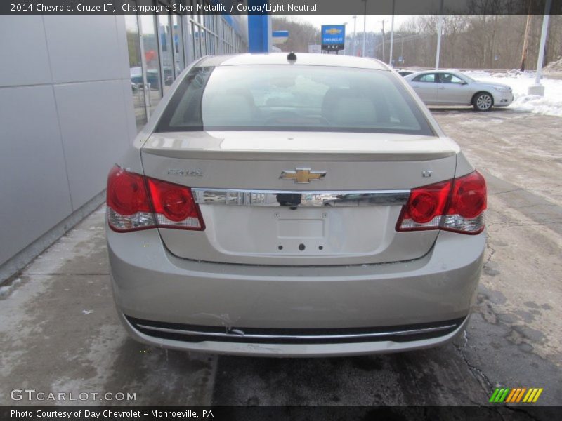 Champagne Silver Metallic / Cocoa/Light Neutral 2014 Chevrolet Cruze LT
