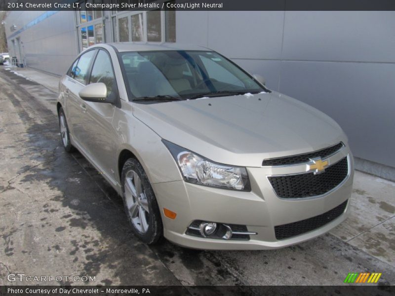Champagne Silver Metallic / Cocoa/Light Neutral 2014 Chevrolet Cruze LT