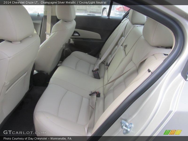 Champagne Silver Metallic / Cocoa/Light Neutral 2014 Chevrolet Cruze LT