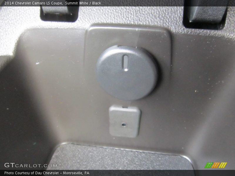 Summit White / Black 2014 Chevrolet Camaro LS Coupe