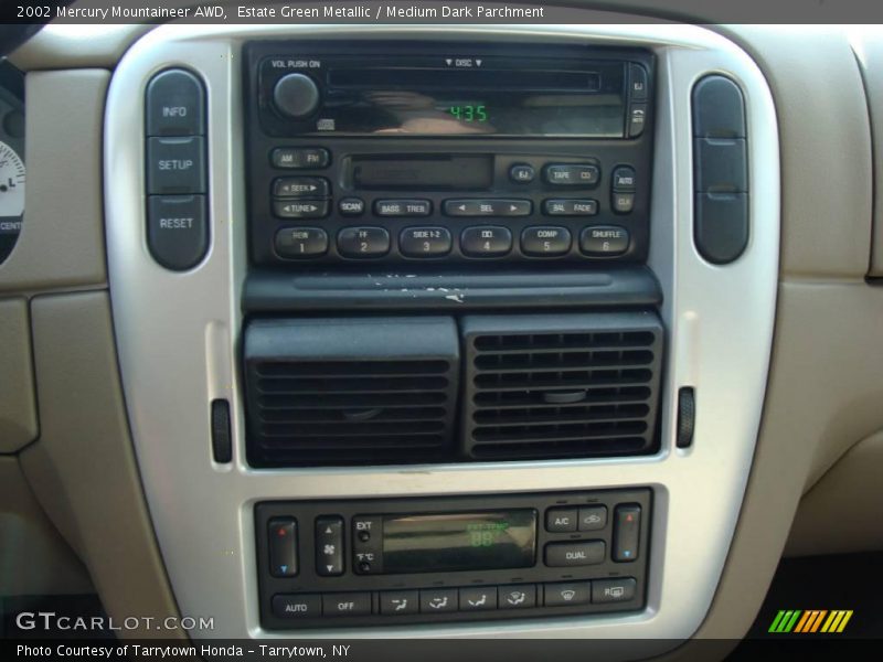 Estate Green Metallic / Medium Dark Parchment 2002 Mercury Mountaineer AWD