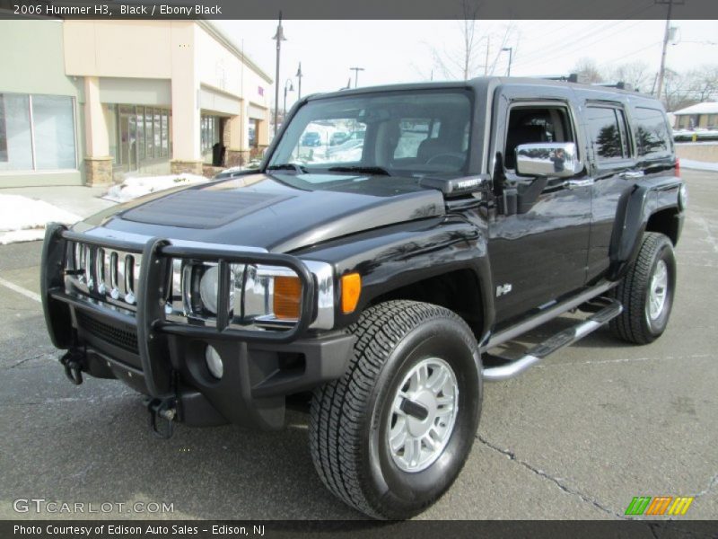 Front 3/4 View of 2006 H3 