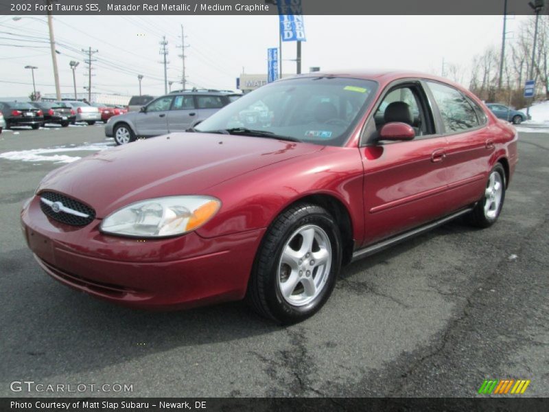 Front 3/4 View of 2002 Taurus SES