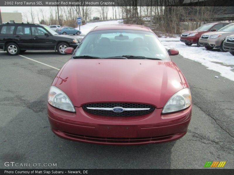 Matador Red Metallic / Medium Graphite 2002 Ford Taurus SES
