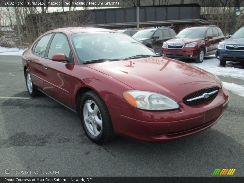 Matador Red Metallic / Medium Graphite 2002 Ford Taurus SES