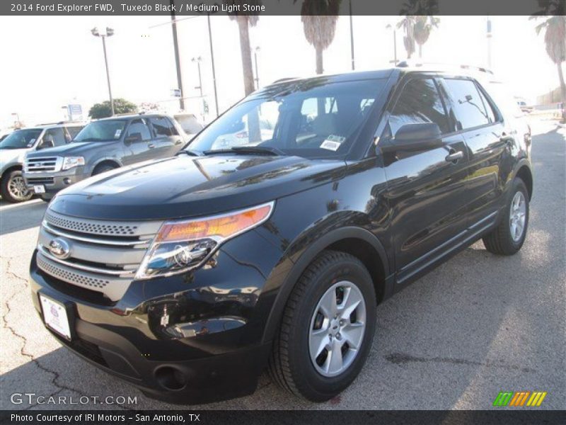 Tuxedo Black / Medium Light Stone 2014 Ford Explorer FWD