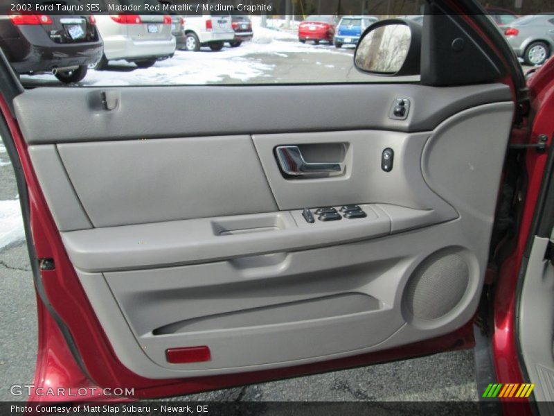 Matador Red Metallic / Medium Graphite 2002 Ford Taurus SES