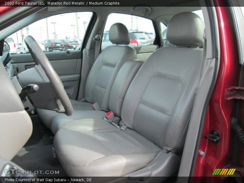 Matador Red Metallic / Medium Graphite 2002 Ford Taurus SES