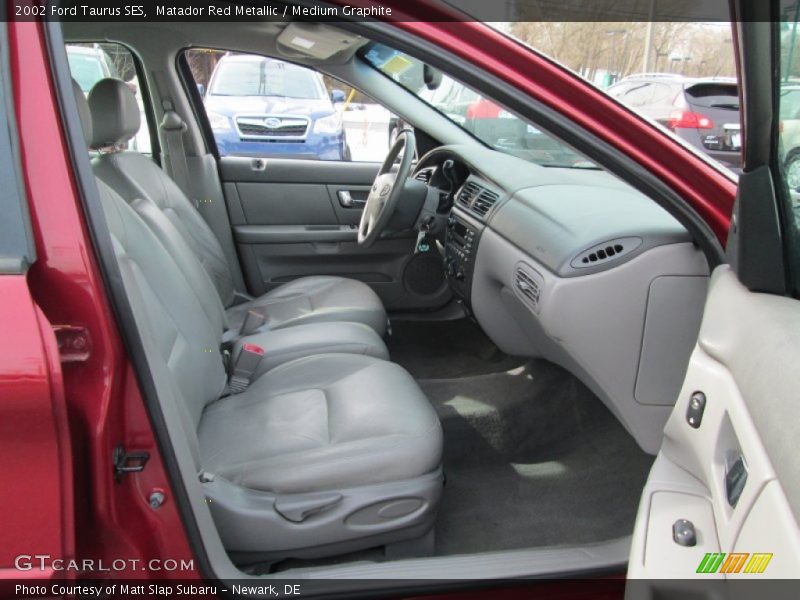 Matador Red Metallic / Medium Graphite 2002 Ford Taurus SES