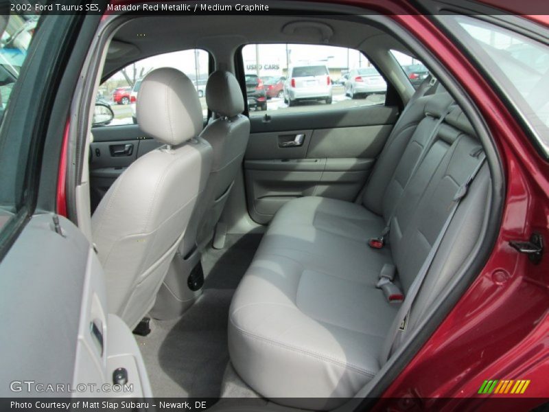 Matador Red Metallic / Medium Graphite 2002 Ford Taurus SES