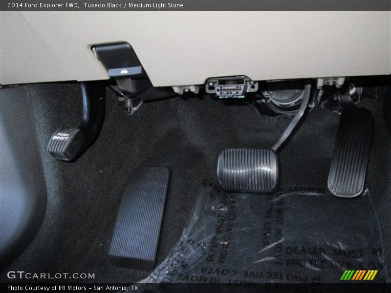 Tuxedo Black / Medium Light Stone 2014 Ford Explorer FWD