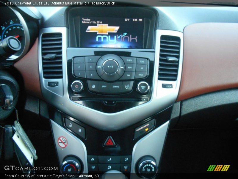 Controls of 2013 Cruze LT