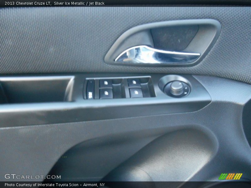 Silver Ice Metallic / Jet Black 2013 Chevrolet Cruze LT