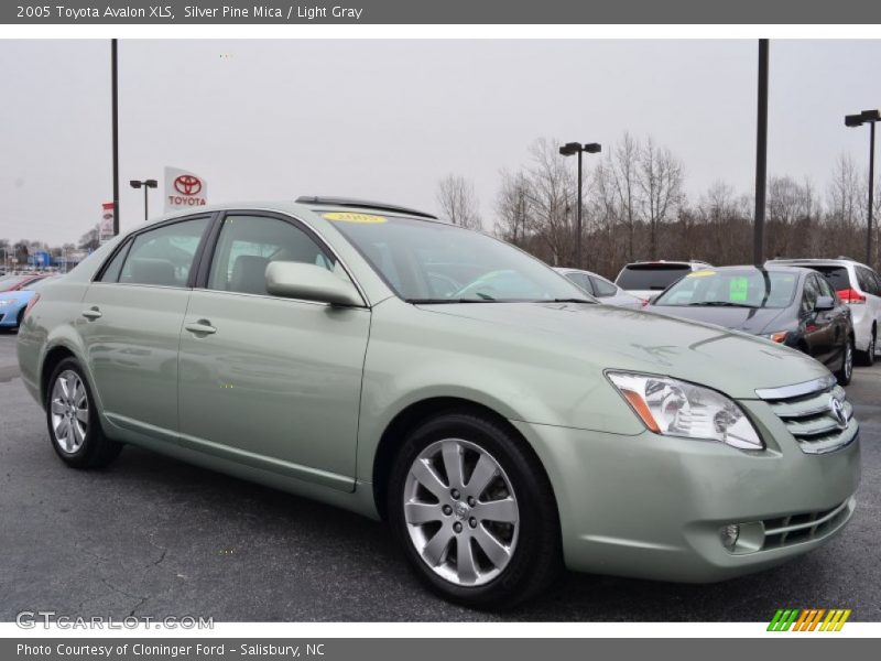 Silver Pine Mica / Light Gray 2005 Toyota Avalon XLS