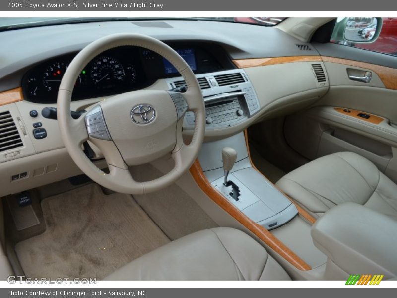 Silver Pine Mica / Light Gray 2005 Toyota Avalon XLS