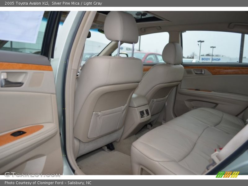 Silver Pine Mica / Light Gray 2005 Toyota Avalon XLS