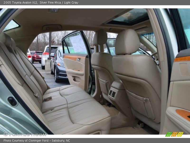 Silver Pine Mica / Light Gray 2005 Toyota Avalon XLS