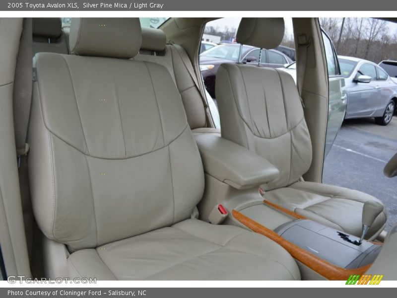 Silver Pine Mica / Light Gray 2005 Toyota Avalon XLS