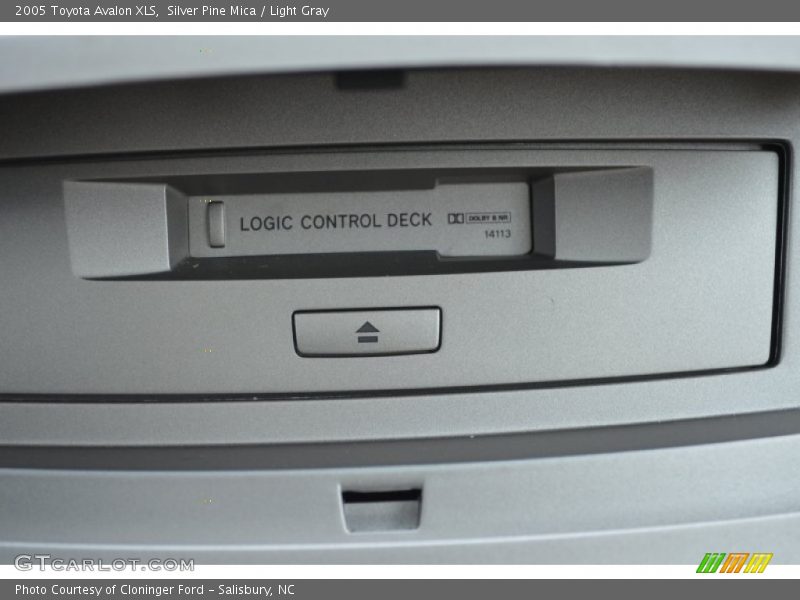 Silver Pine Mica / Light Gray 2005 Toyota Avalon XLS