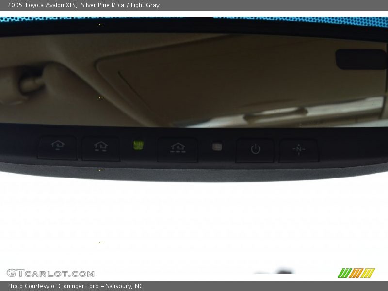 Silver Pine Mica / Light Gray 2005 Toyota Avalon XLS