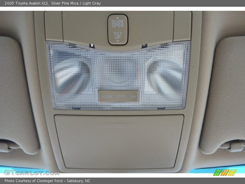 Silver Pine Mica / Light Gray 2005 Toyota Avalon XLS