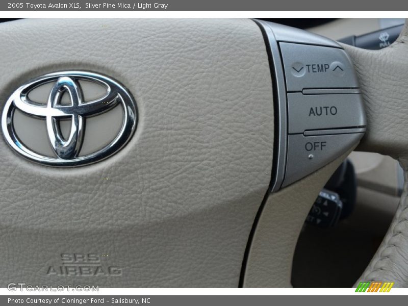 Silver Pine Mica / Light Gray 2005 Toyota Avalon XLS