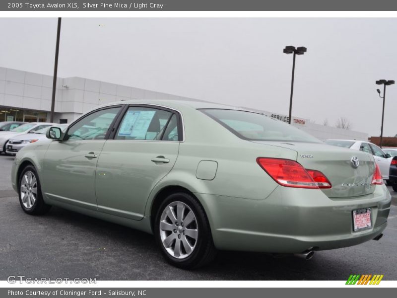 Silver Pine Mica / Light Gray 2005 Toyota Avalon XLS