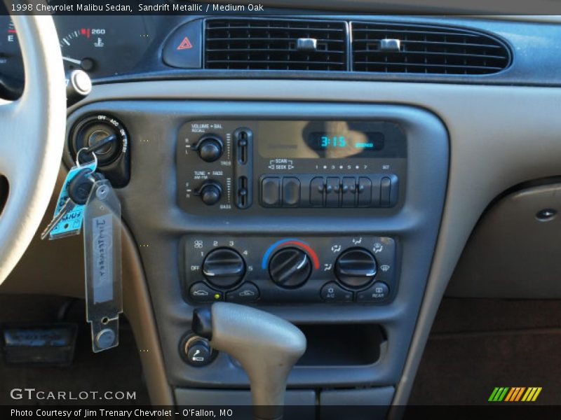 Sandrift Metallic / Medium Oak 1998 Chevrolet Malibu Sedan