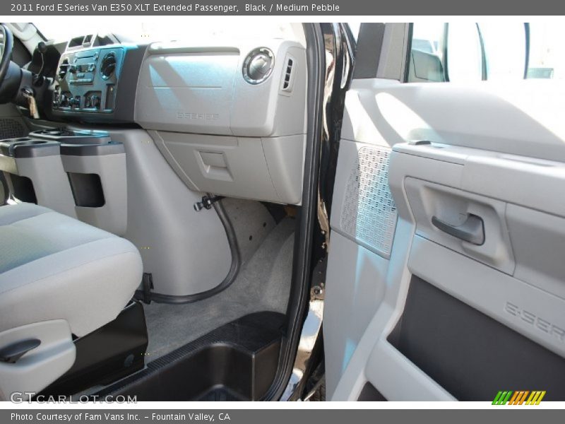 Black / Medium Pebble 2011 Ford E Series Van E350 XLT Extended Passenger