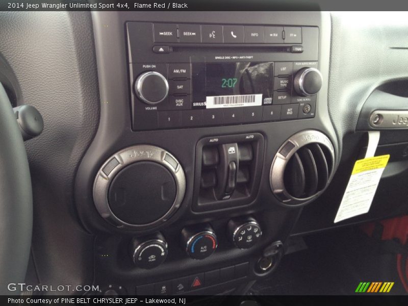 Controls of 2014 Wrangler Unlimited Sport 4x4