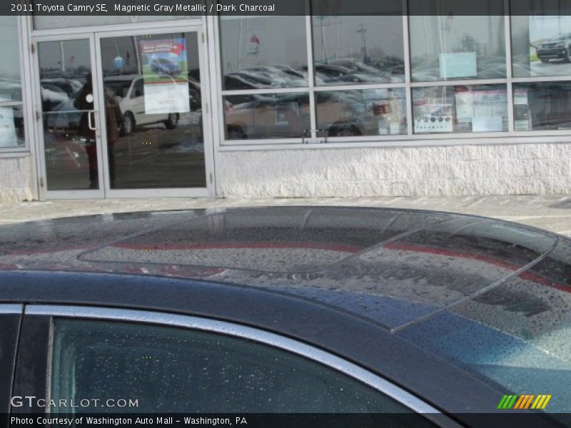 Magnetic Gray Metallic / Dark Charcoal 2011 Toyota Camry SE
