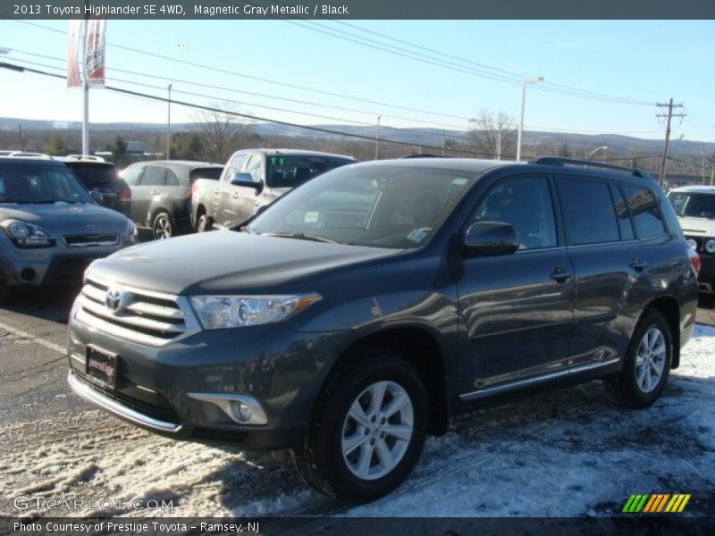 Magnetic Gray Metallic / Black 2013 Toyota Highlander SE 4WD