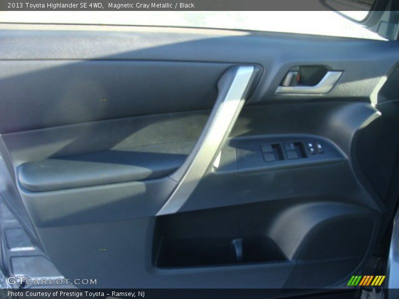 Magnetic Gray Metallic / Black 2013 Toyota Highlander SE 4WD