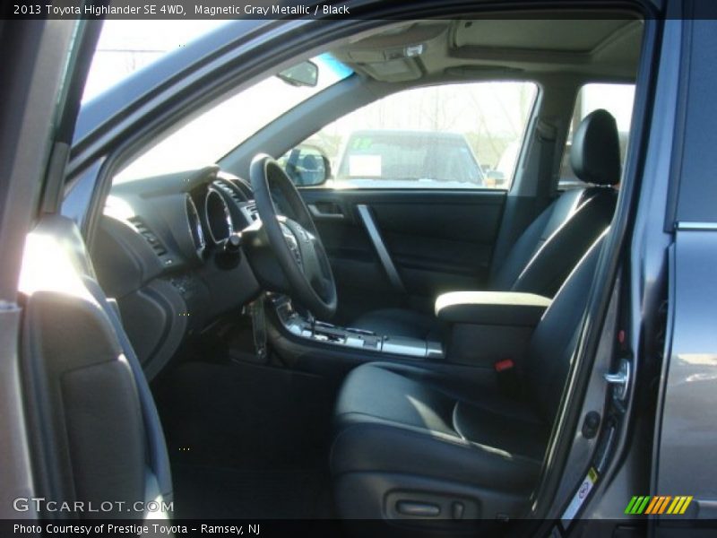 Magnetic Gray Metallic / Black 2013 Toyota Highlander SE 4WD