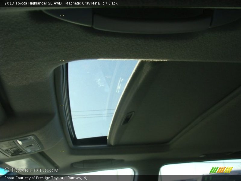 Magnetic Gray Metallic / Black 2013 Toyota Highlander SE 4WD