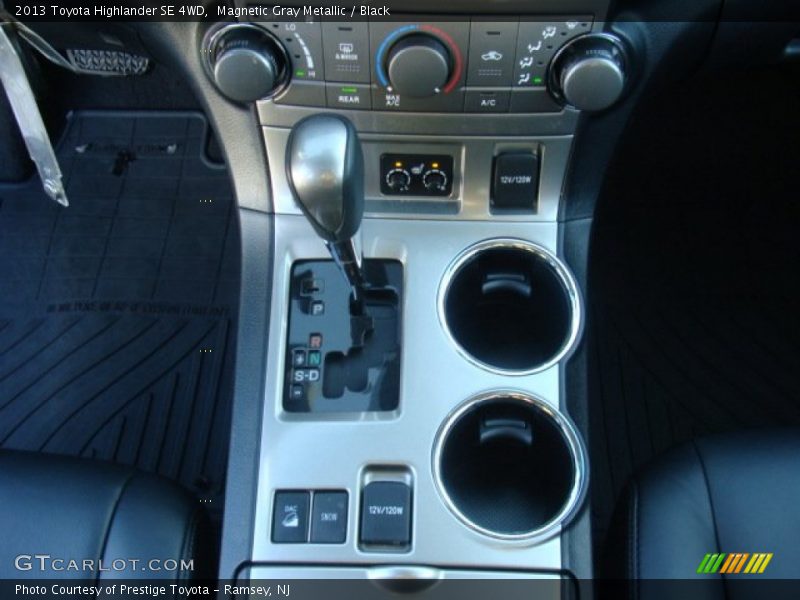Magnetic Gray Metallic / Black 2013 Toyota Highlander SE 4WD