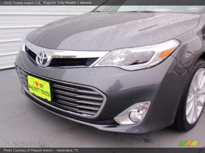 Magnetic Gray Metallic / Almond 2013 Toyota Avalon XLE