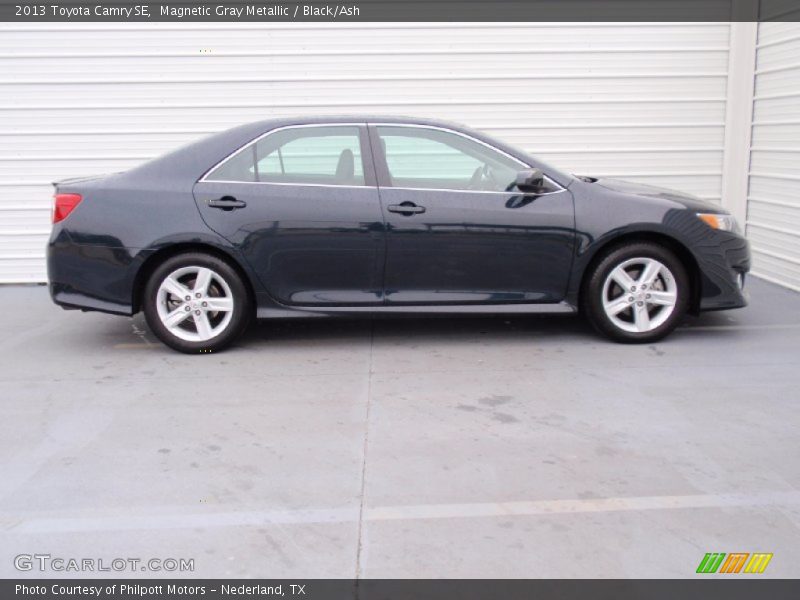 Magnetic Gray Metallic / Black/Ash 2013 Toyota Camry SE