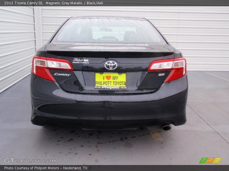 Magnetic Gray Metallic / Black/Ash 2013 Toyota Camry SE