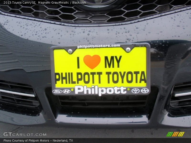 Magnetic Gray Metallic / Black/Ash 2013 Toyota Camry SE