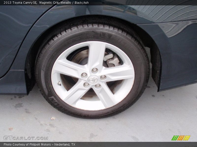Magnetic Gray Metallic / Black/Ash 2013 Toyota Camry SE