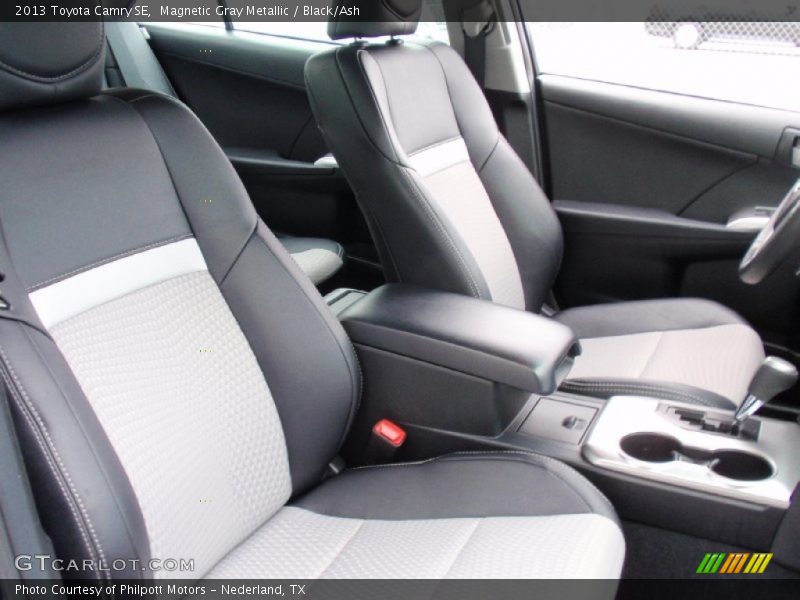 Magnetic Gray Metallic / Black/Ash 2013 Toyota Camry SE