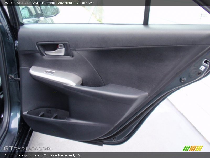 Magnetic Gray Metallic / Black/Ash 2013 Toyota Camry SE