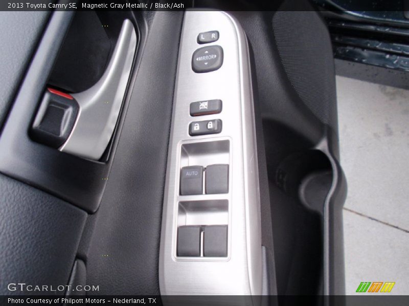 Magnetic Gray Metallic / Black/Ash 2013 Toyota Camry SE