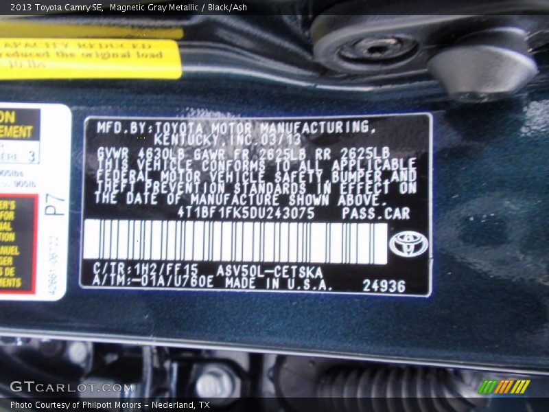Magnetic Gray Metallic / Black/Ash 2013 Toyota Camry SE