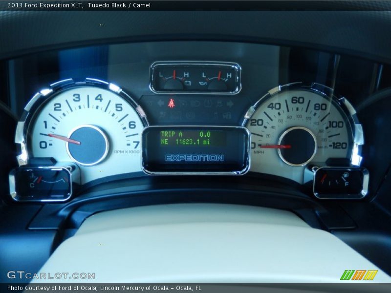 Tuxedo Black / Camel 2013 Ford Expedition XLT