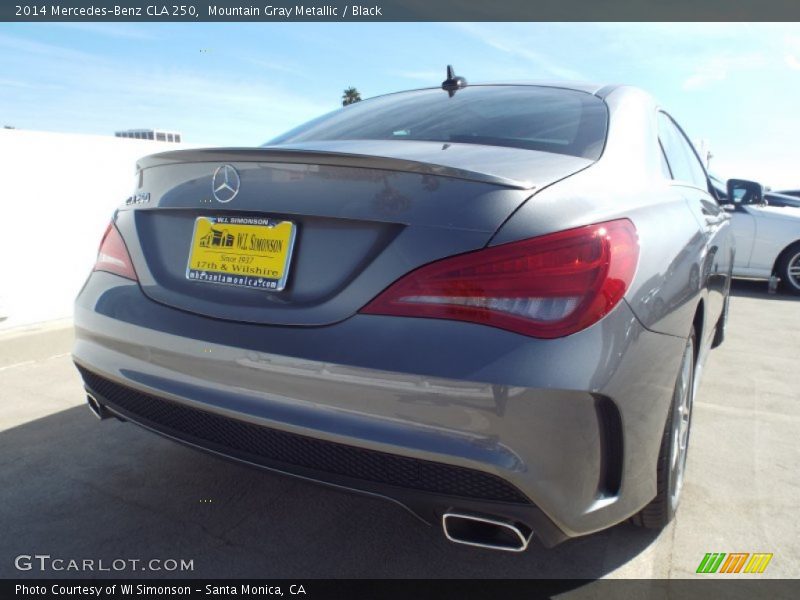 Mountain Gray Metallic / Black 2014 Mercedes-Benz CLA 250