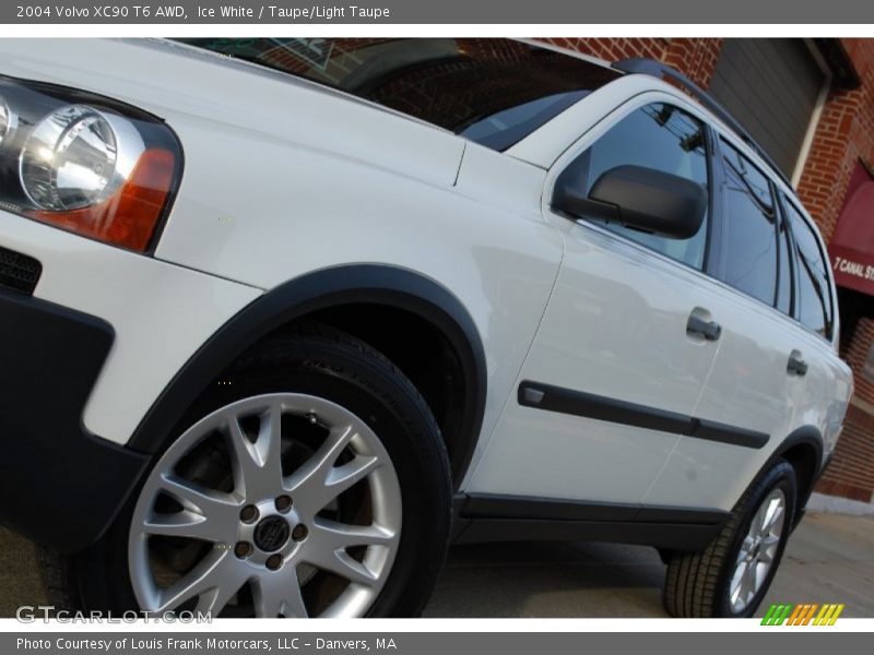 Ice White / Taupe/Light Taupe 2004 Volvo XC90 T6 AWD